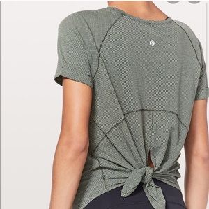 Excellent Condition Tie LuLu Top